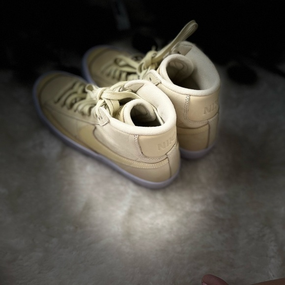 Nike Cream High-Top Sneakers Classic Canvas Design - Picture 8 of 11